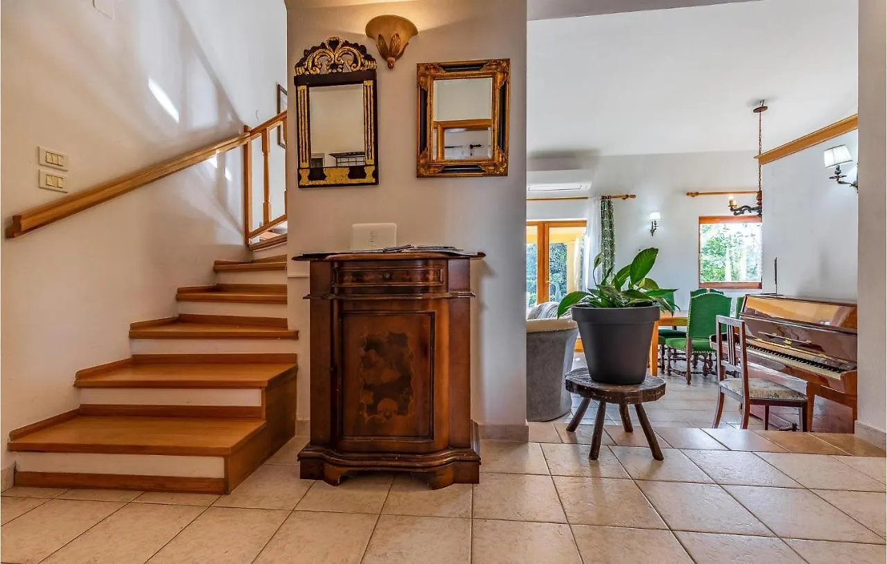 Beautiful Home In Pomer With Wifi